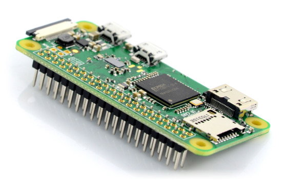 Goldstifte zum Selbstlöten. Sie erleichtern die Nutzung des Raspberry Pi Zero